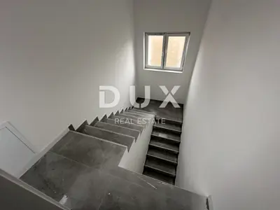 Haus 241 m², Murvica - ruhige Nachbarschaft - 22