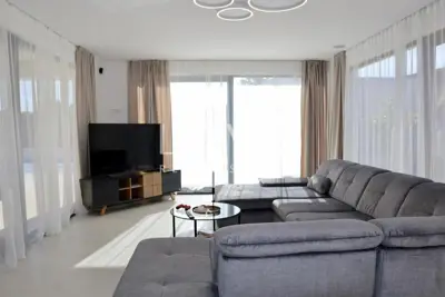 Vila 237 m², Rogač na Šolti - uz more i privatnost - 21