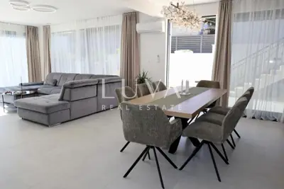 Vila 237 m², Rogač na Šolti - uz more i privatnost - 4