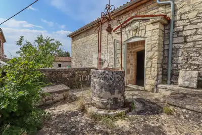 Wunderschönes Steinhaus in einem kleineren Ort nahe Rovinj - 2