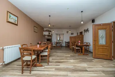 Geschäftsgebäude 276 m², Poreč - Restaurant und Unterkunft - 8