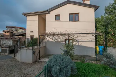 Geschäftsgebäude 276 m², Poreč - Restaurant und Unterkunft - 2