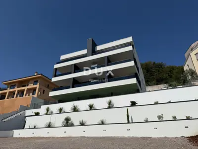 Wohnung 107 m², Opatija - Centar, Terrasse 19 m² und Garage
