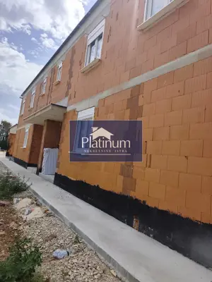 Dvojna kuća 140 m², Loborika - novogradnja - 2