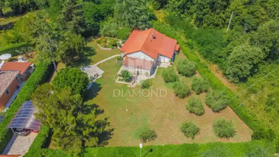 Kuća 144 m², Lovrečica, velika okućnica i mir - 2