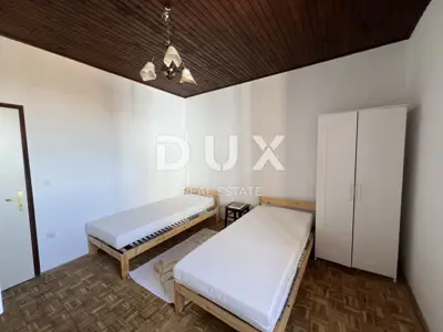 Kuća 124,5 m², Oprtalj - centar, 2 spremišta - 10