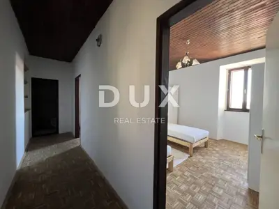 Kuća 124,5 m², Oprtalj - centar, 2 spremišta - 8