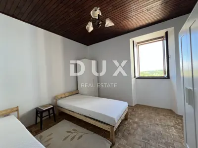 Kuća 124,5 m², Oprtalj - centar, 2 spremišta - 9