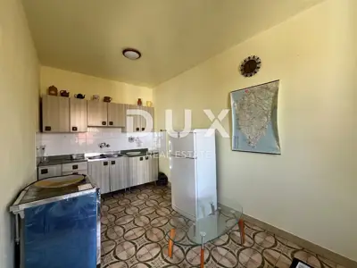 Kuća 124,5 m², Oprtalj - centar, 2 spremišta - 6