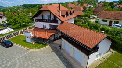 Haus in Donja Stubica, 3 Etagen und Obstgarten