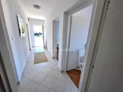 Otok Krk, samostojeća kuća 80 m do mora - 13