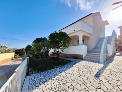 Otok Krk, samostojeća kuća 80 m do mora