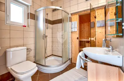 Spacious house with a pool in Ližnjan - 8