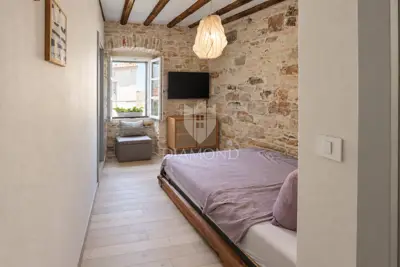 Steinhaus 120 m², Bale - kunstvoll gestaltetes Zuhause - 14