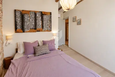 Steinhaus 120 m², Bale - kunstvoll gestaltetes Zuhause - 16