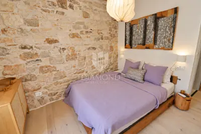 Steinhaus 120 m², Bale - kunstvoll gestaltetes Zuhause - 15