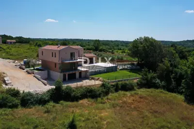 Haus 377 m², Višnjan - Pool und Sommerküche - 2