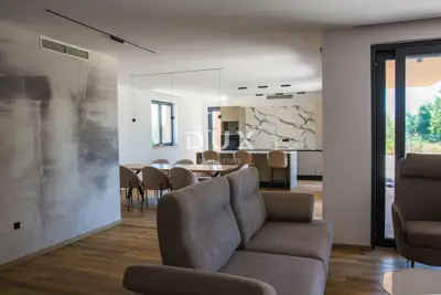 Haus 377 m², Višnjan - Pool und Sommerküche - 14