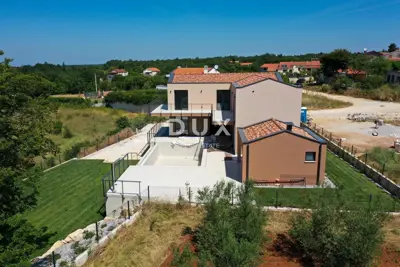 Haus 377 m², Višnjan - Pool und Sommerküche - 9