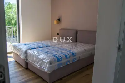 Haus 377 m², Višnjan - Pool und Sommerküche - 18