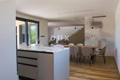 Haus 377 m², Višnjan - Pool und Sommerküche - 13