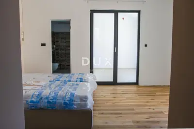 Haus 377 m², Višnjan - Pool und Sommerküche - 19