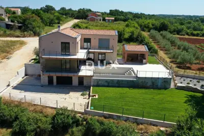 Haus 377 m², Višnjan - Pool und Sommerküche - 8