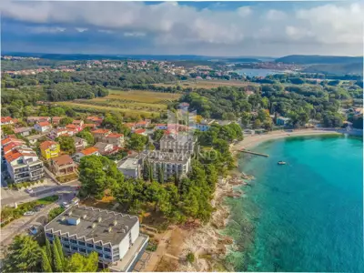 Kuća u prvom redu do mora, okolica Pule - 15