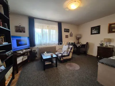 Maksimir, kuća u nizu na 5etaža površine 220 m², dvorište, parking - 15
