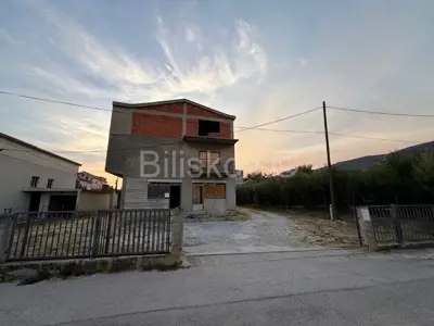 Wohn- und Gewerbeimmobilie in Kaštel Kambelovac, Meerblick - 2