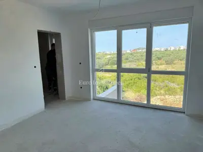 Stan 82 m², Vodice - 2 sobe, terasa i vrt