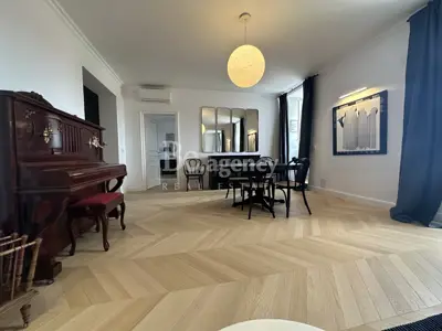 Apartment 100 m², Donji grad - 3 rooms, elevator and cathedral view - 4