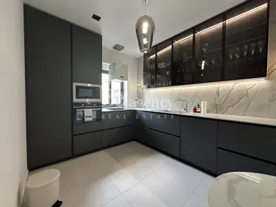 Apartment 100 m², Donji grad - 3 rooms, elevator and cathedral view - 19