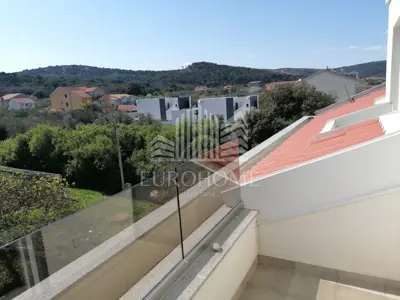 Dvoetažni apartman, Kraj na Pašmanu, pogled na plažu i kanal - 2
