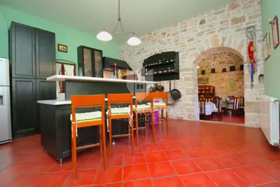 Kuća 300 m², Žminj - grijani bazen i sauna - 12