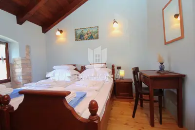 Kuća 300 m², Žminj - grijani bazen i sauna - 19
