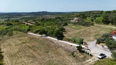 Građevinsko zemljište 1 031 m², Buje - pogled na more - 10