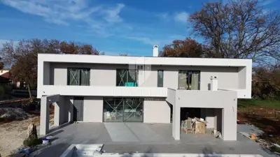 House for sale in Marčana, 230 m²