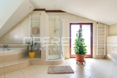 House 350 m², Samobor - pool, sauna and garden - 16