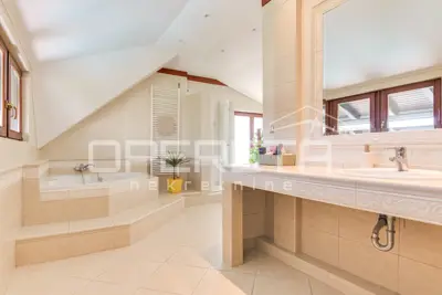 House 350 m², Samobor - pool, sauna and garden - 17