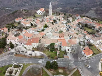 Villa 266 m², Gračišće - alte Kernzone, großer Garten - 10