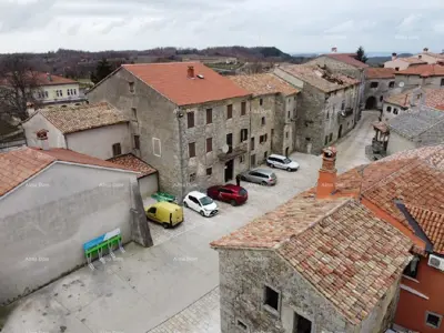 Vila 266 m², Gračišće - stara jezgra, veliki vrt