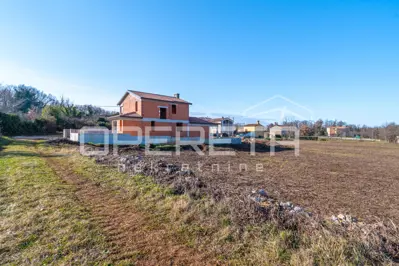 Građevinsko zemljište 616 m², Višnjan - ravno i pravilnog oblika - 3