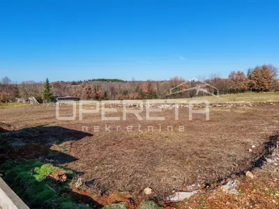 Građevinsko zemljište 616 m², Višnjan - ravno i pravilnog oblika