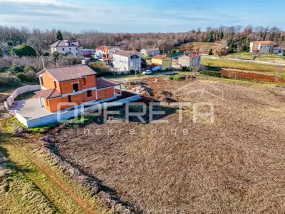 Građevinsko zemljište 616 m², Višnjan - ravno i pravilnog oblika - 2