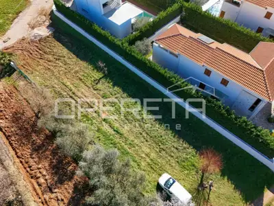 Građevinsko zemljište 654 m², Funtana - 600 m od mora - 2