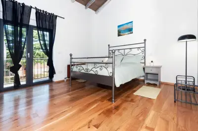 Vila 240 m², Kanfanar - privatni bazen i ograđeno imanje - 12