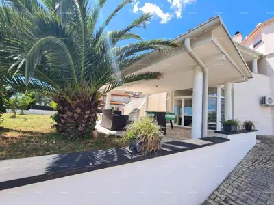 House 400 m², Valtura - quiet settlement near Pula - 3