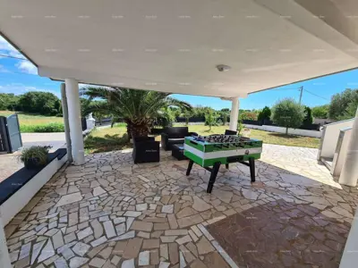 House 400 m², Valtura - quiet settlement near Pula - 5
