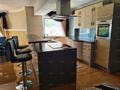 House 400 m², Valtura - quiet settlement near Pula - 9